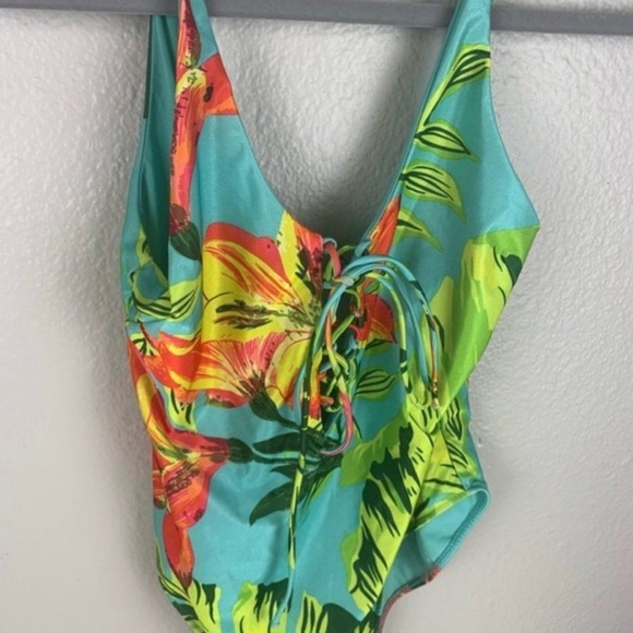 Zara Women’s Green Tropical One Piece Swimsuit - Picture 5 of 9